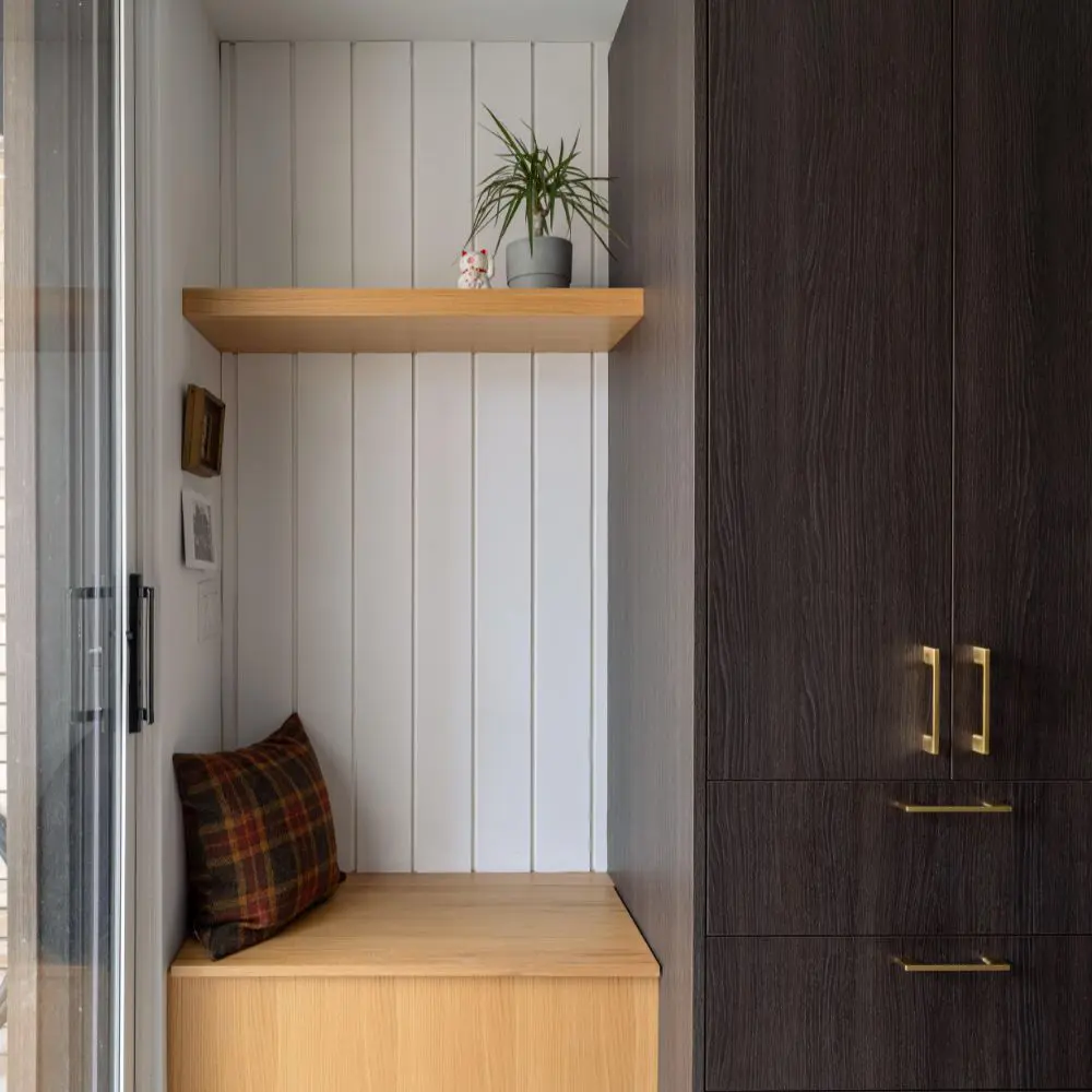 En toronto, canadá, una vivienda de los años 20 renace entre arte, color y funcionalidad