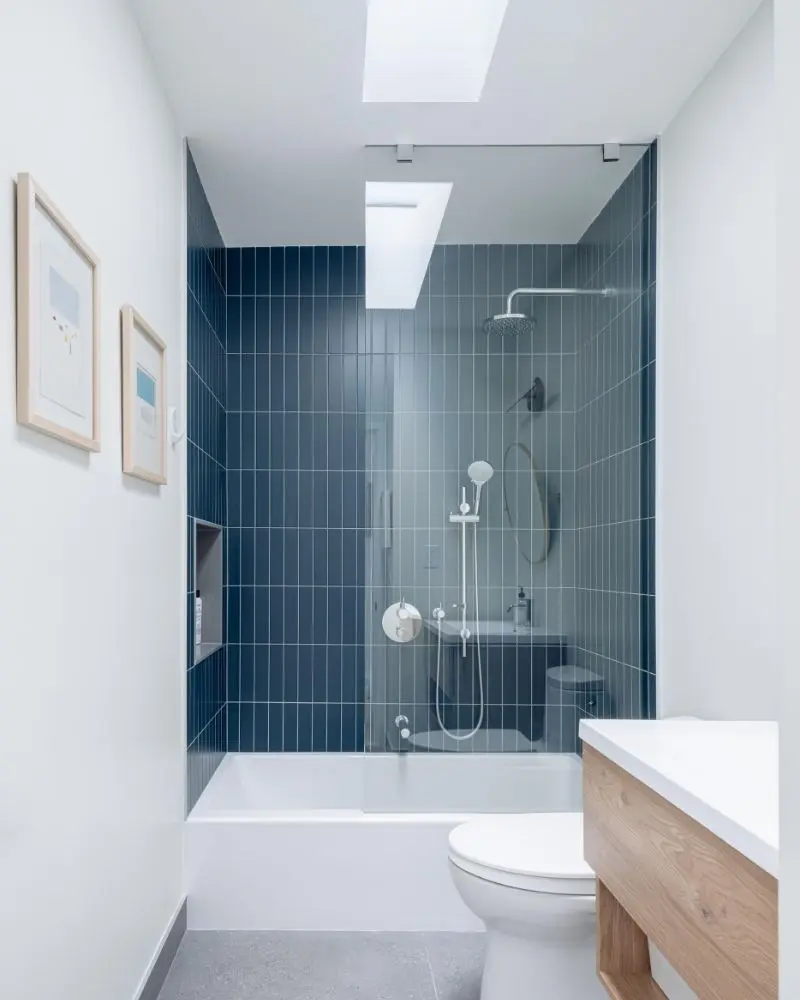 En toronto, canadá, una vivienda de los años 20 renace entre arte, color y funcionalidad