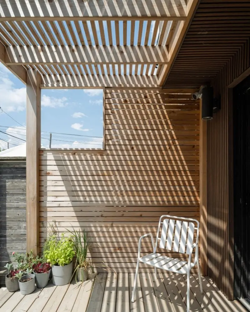 En toronto, canadá, una vivienda de los años 20 renace entre arte, color y funcionalidad