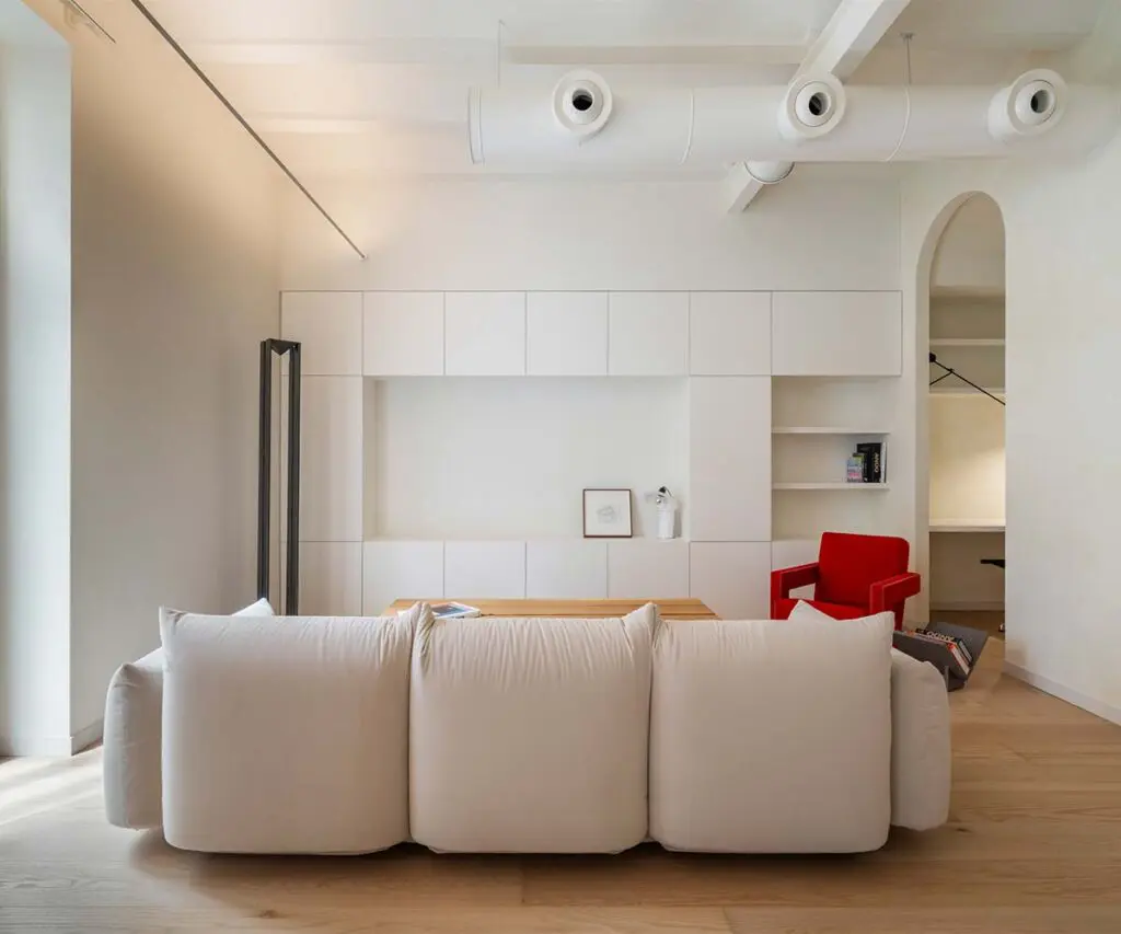 Un apartamento en españa donde la cocina se articula como el centro vital