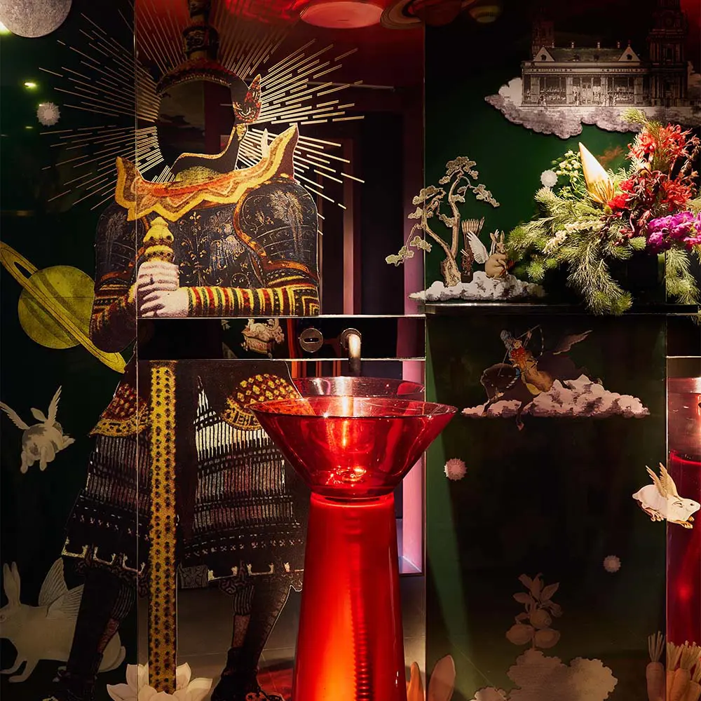 Un antiguo barco de arroz que se convirtió en el bar y restaurante del año en tailandia Un antiguo barco de arroz que se convirtió en el bar y restaurante del año en tailandia