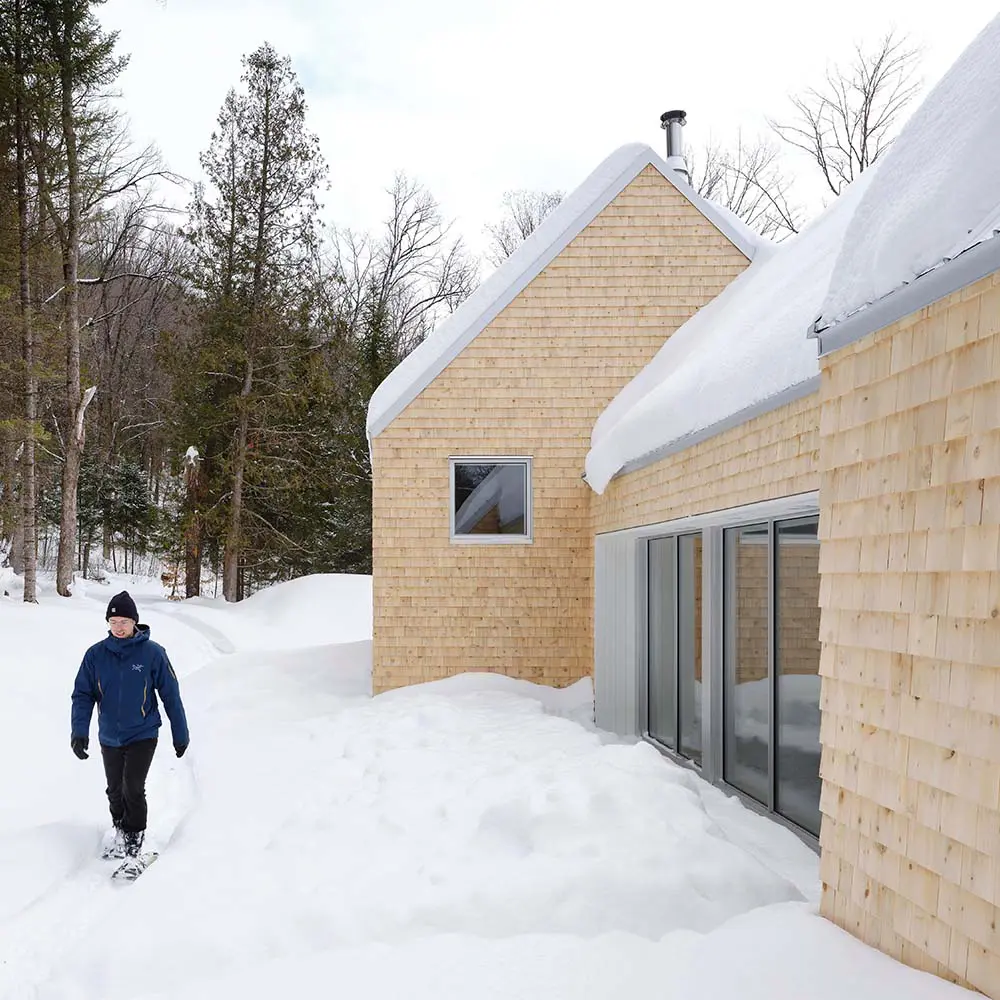 ¿le gustaría refugiarse de la nieve en esta cabaña? ¿le gustaría refugiarse de la nieve en esta cabaña?
