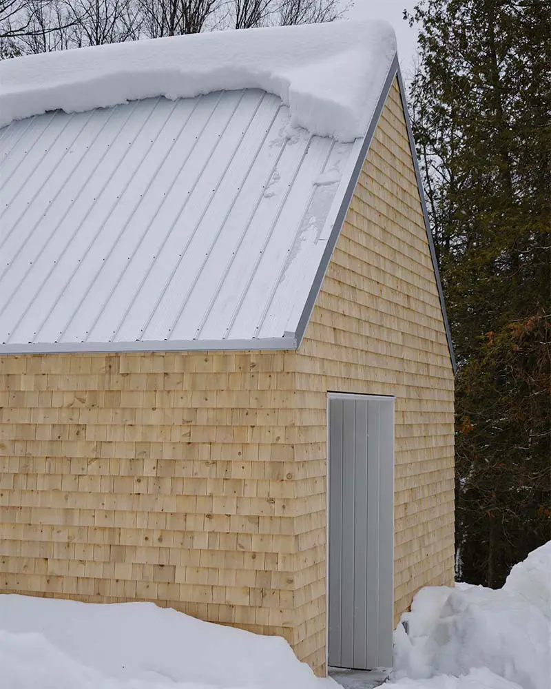 ¿le gustaría refugiarse de la nieve en esta cabaña? ¿le gustaría refugiarse de la nieve en esta cabaña?