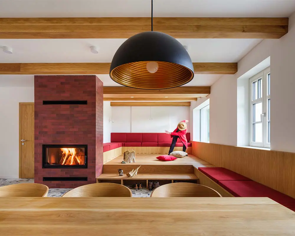 Reconstruir la vida: el antes y el después de una casa en república checa