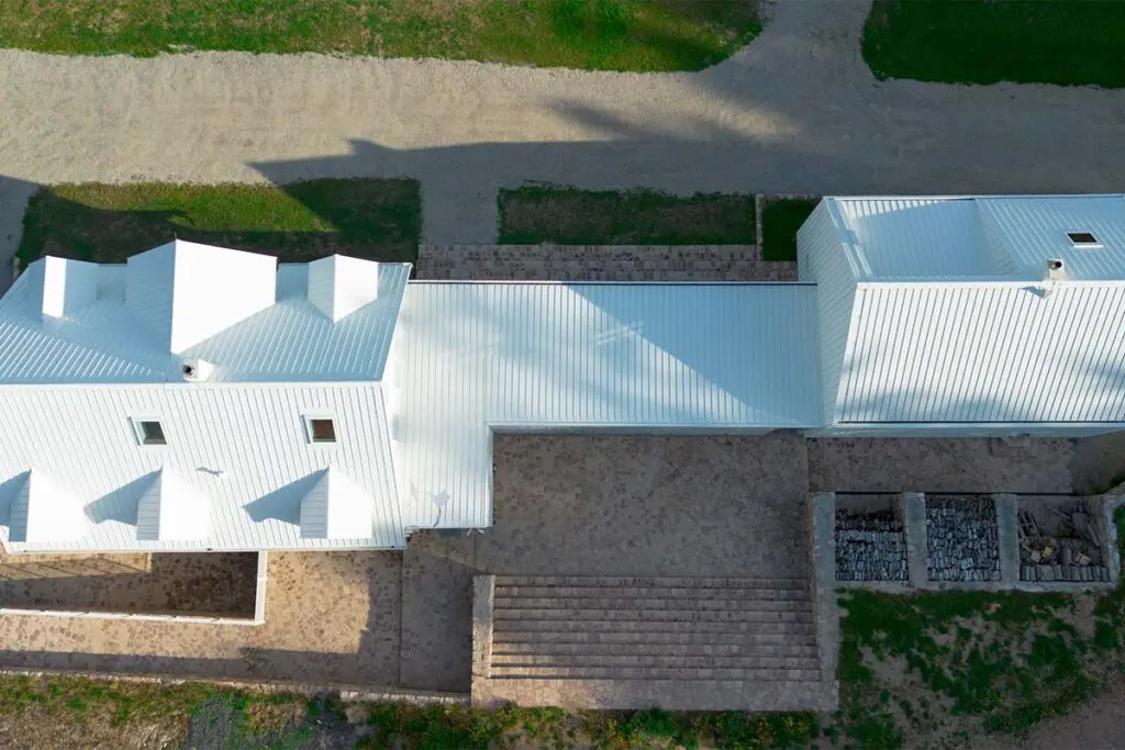 Reconstruir la vida: el antes y el después de una casa en república checa