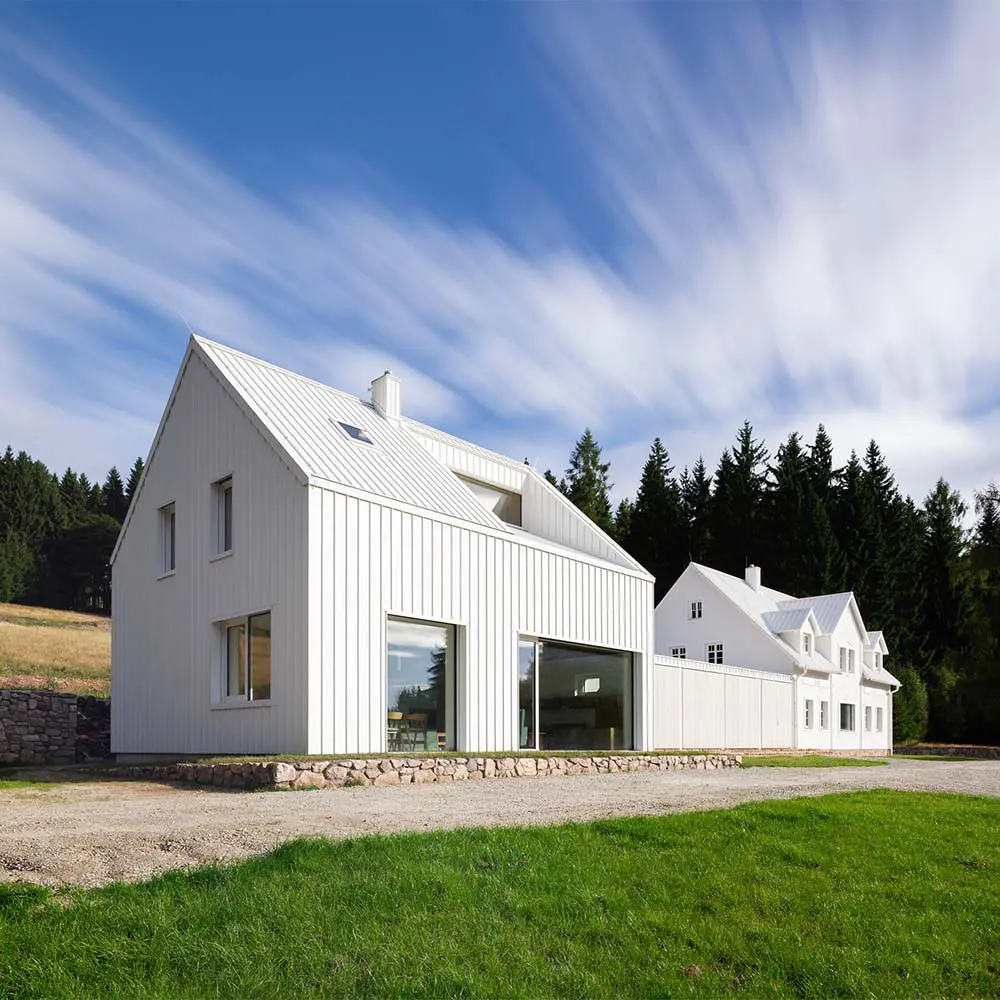 Reconstruir la vida: el antes y el después de una casa en república checa
