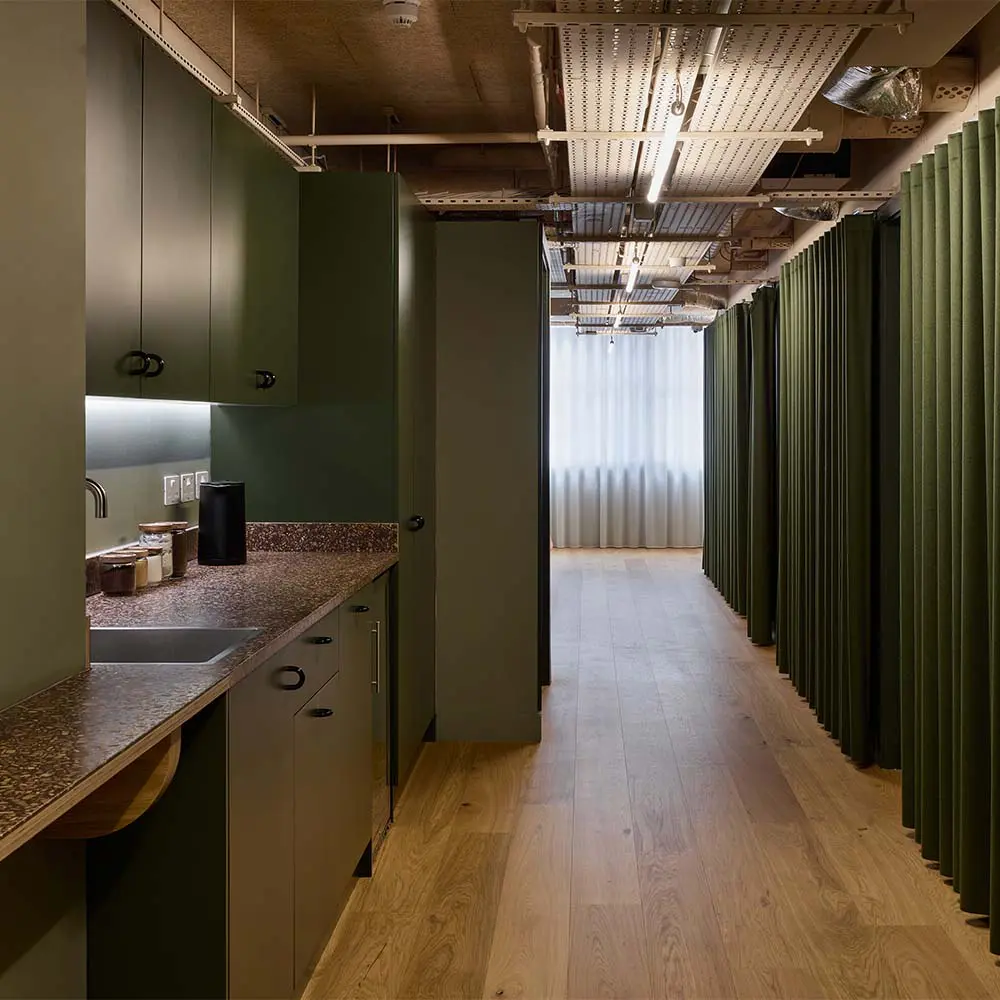 La transformación de este edificio en un ecosistema creativo inspirado en el cine