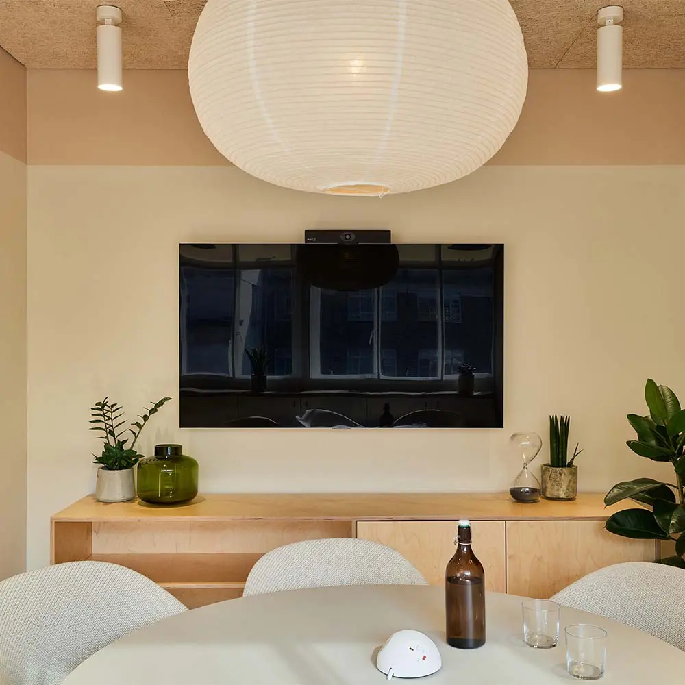 La transformación de este edificio en un ecosistema creativo inspirado en el cine