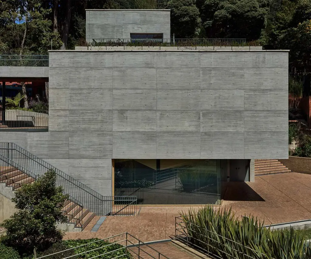 La caja de música: el edificio de la universidad de los andes, un escenario para vivir el arte La caja de música: el edificio de la universidad de los andes, un escenario para vivir el arte