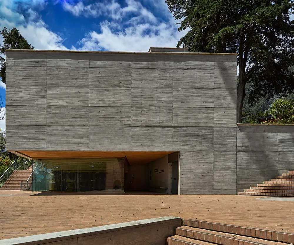 La caja de música: el edificio de la universidad de los andes, un escenario para vivir el arte La caja de música: el edificio de la universidad de los andes, un escenario para vivir el arte