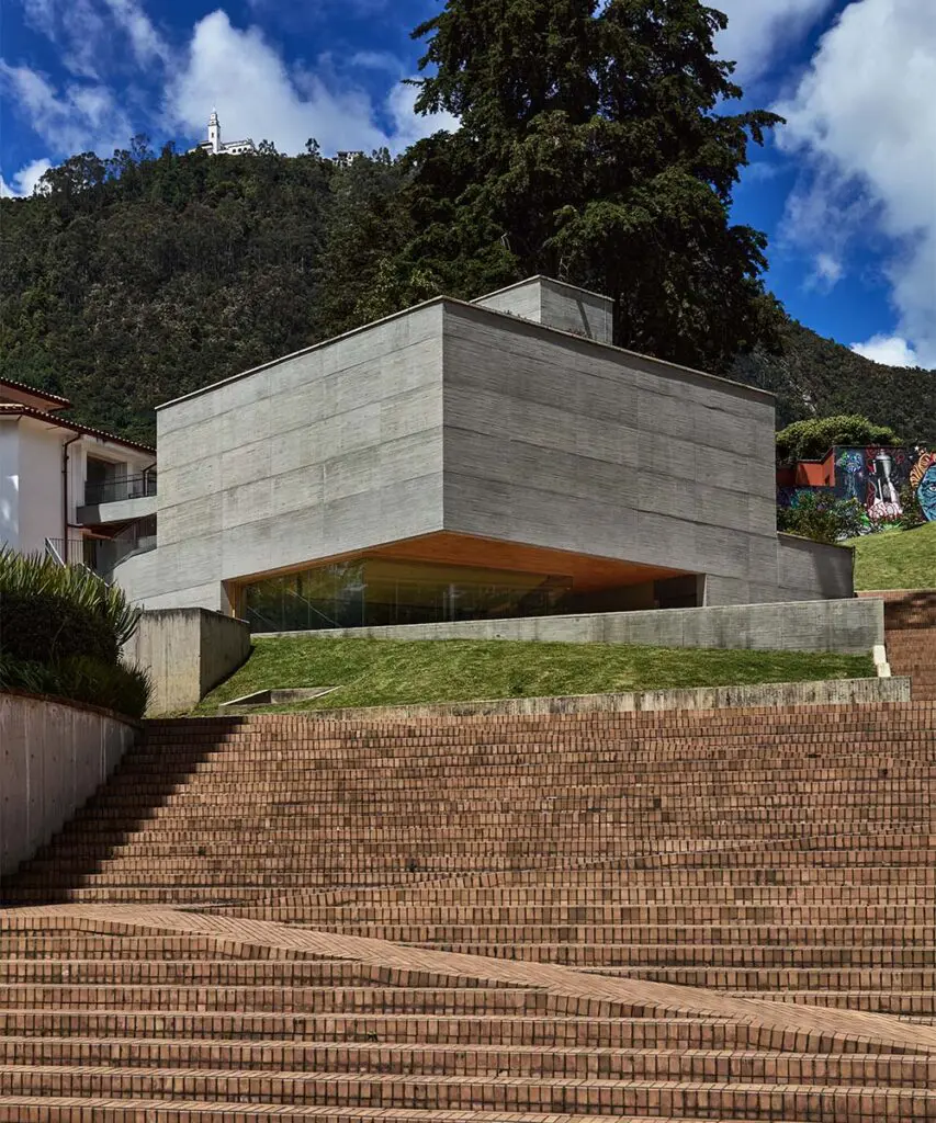 La caja de música: el edificio de la universidad de los andes, un escenario para vivir el arte La caja de música: el edificio de la universidad de los andes, un escenario para vivir el arte