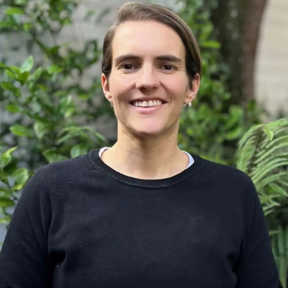 Arquitectura sensible que integra materiales locales y saberes tradicionales para conectar con el espacio