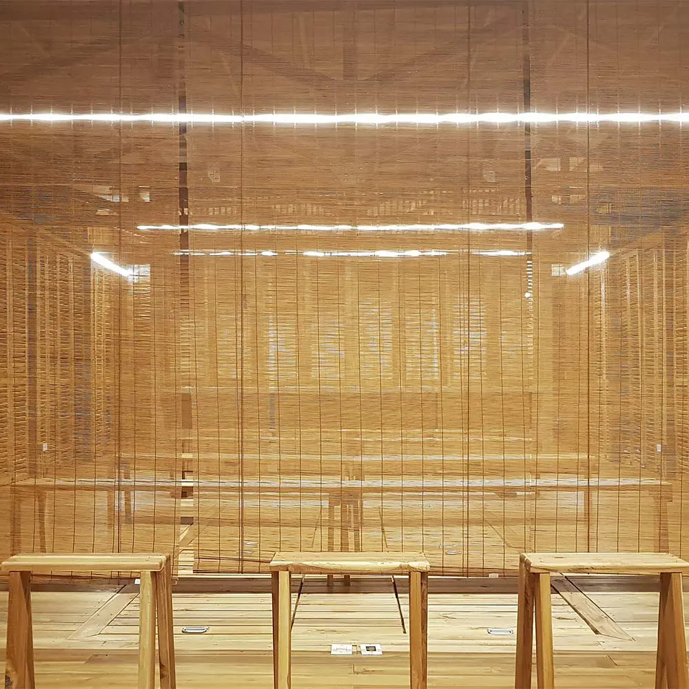 Arquitectura sensible que integra materiales locales y saberes tradicionales para conectar con el espacio