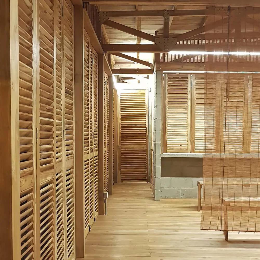 Arquitectura sensible que integra materiales locales y saberes tradicionales para conectar con el espacio