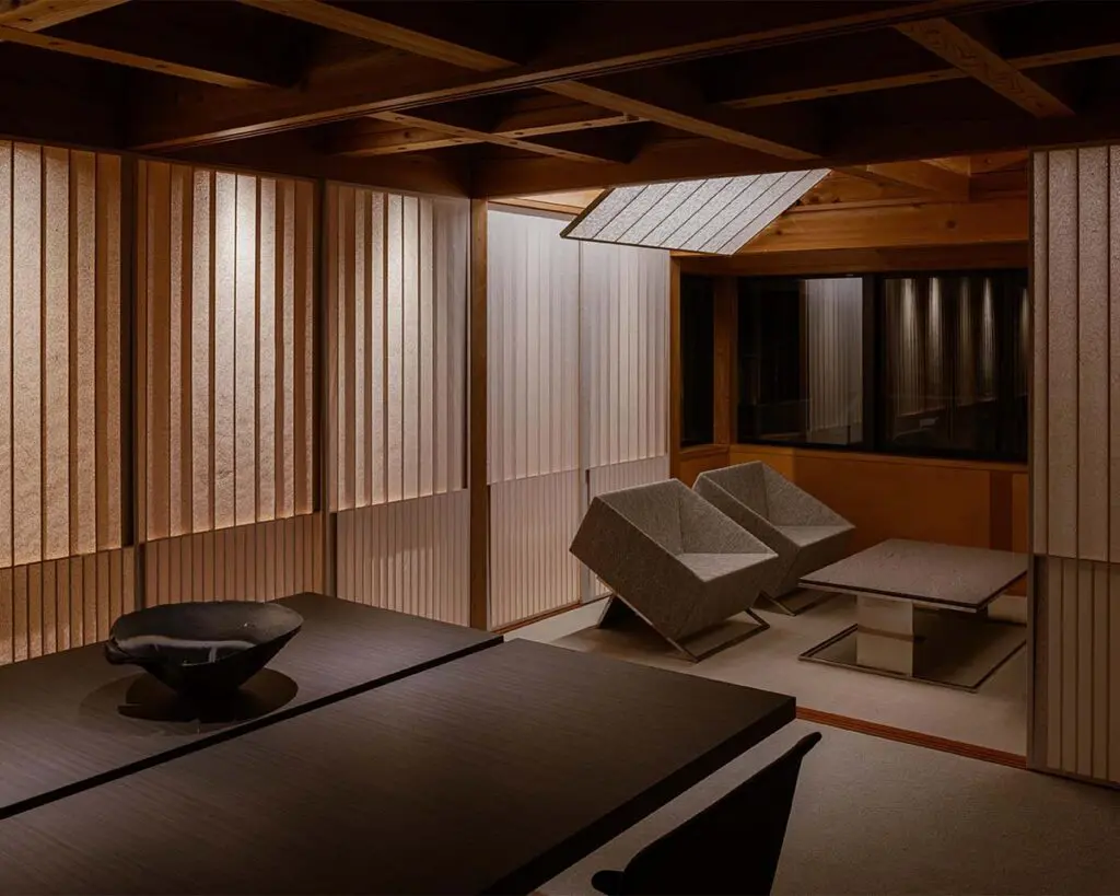 Una oficina en tokio donde la sobriedad se convierte en la esencia del proyecto