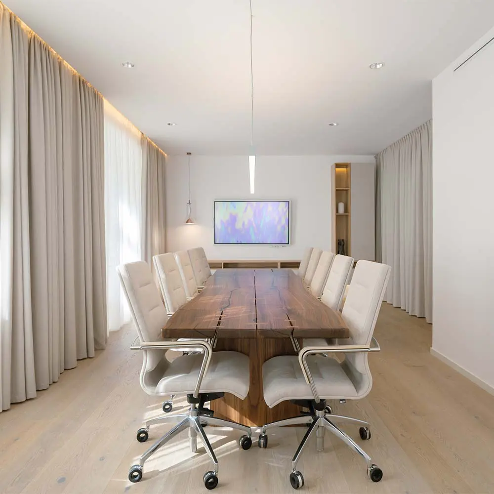 Una oficina que no abruma, no distrae y no cansa: así se diseño este espacio de trabajo Una oficina que no abruma, no distrae y no cansa: así se diseño este espacio de trabajo