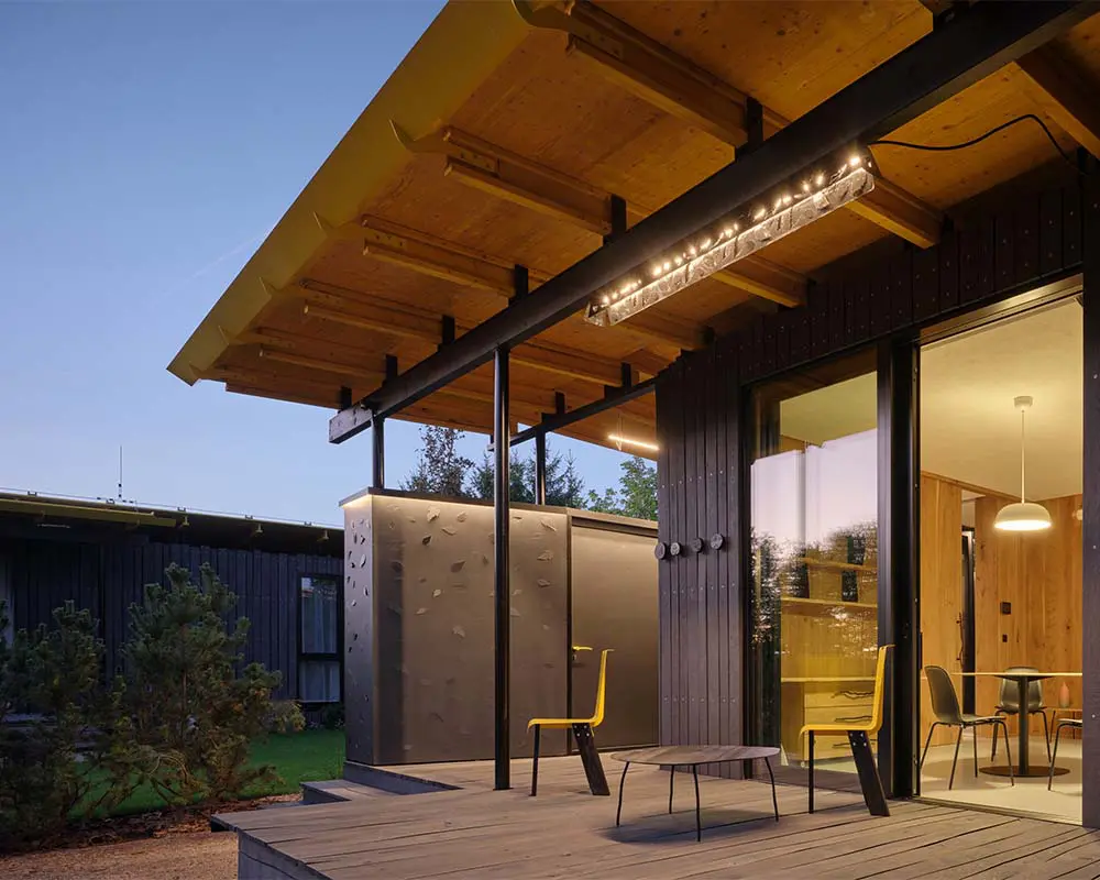 Un conjunto de casas hechas para descansar y trabajar rodeados de la naturaleza