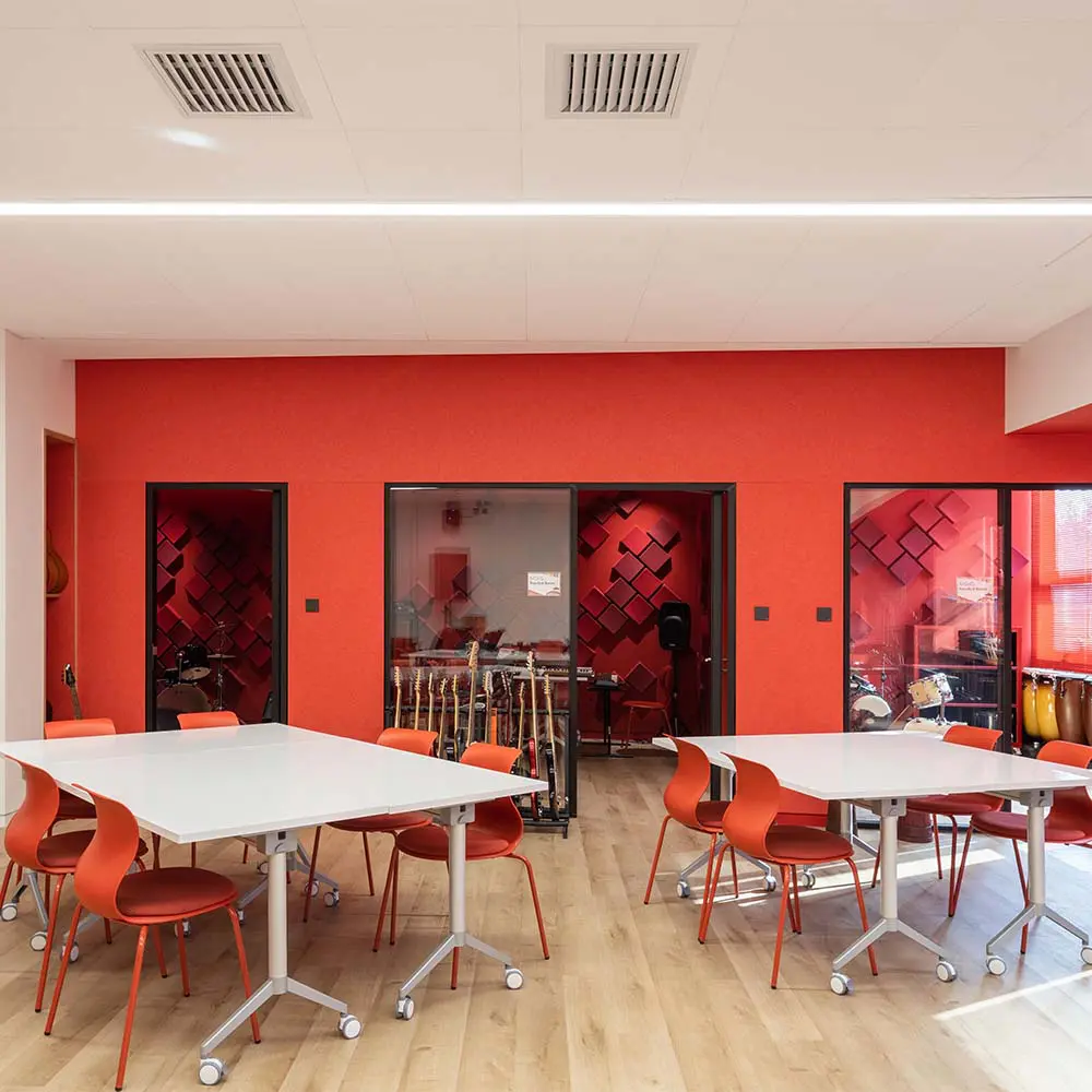 Una renovación institucional en china estructurada por la distribución, el sonido y el color Una renovación institucional en china estructurada por la distribución, el sonido y el color