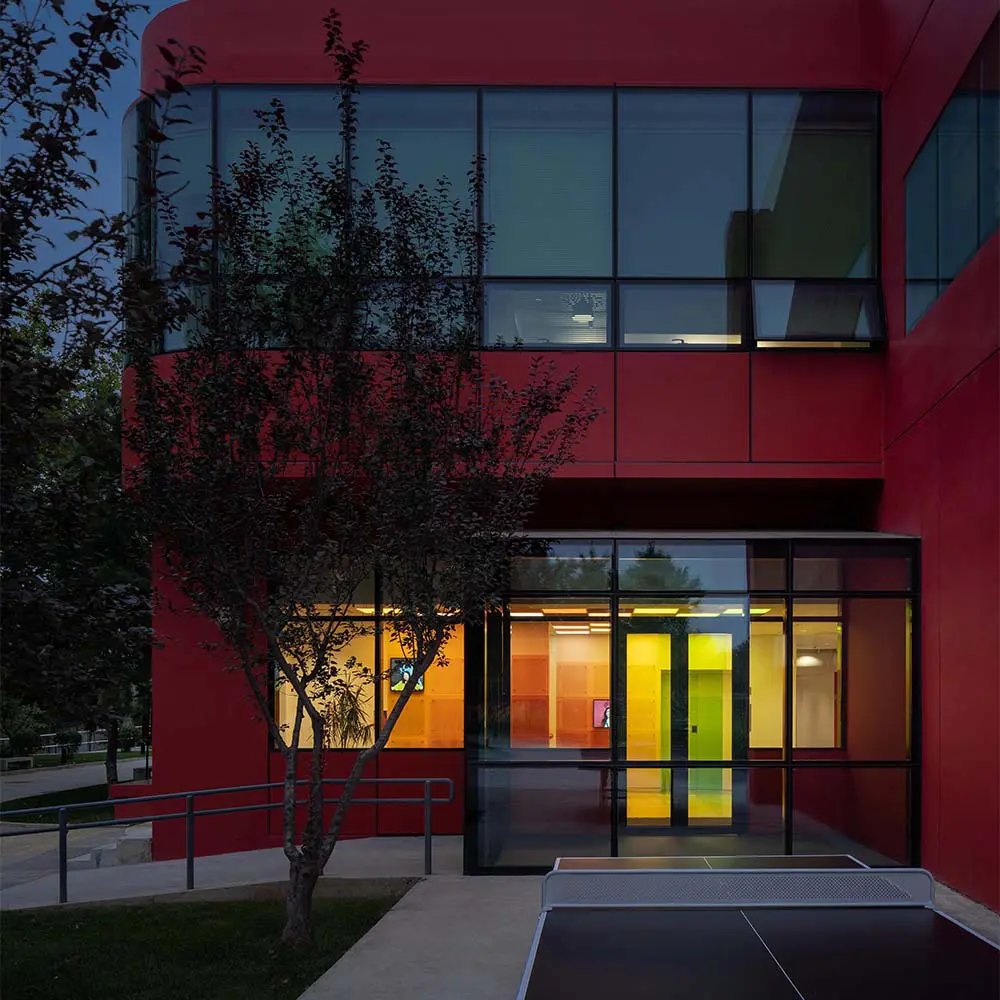 Una renovación institucional en china estructurada por la distribución, el sonido y el color Una renovación institucional en china estructurada por la distribución, el sonido y el color