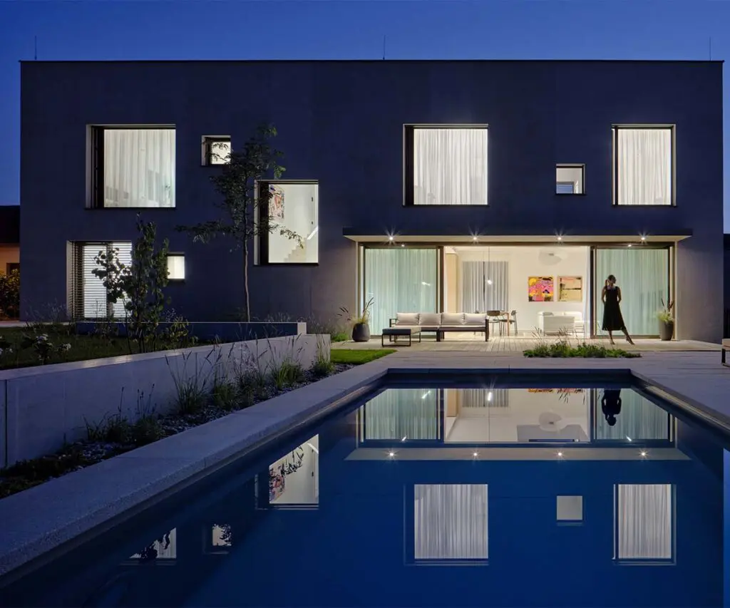 Esta casa demuestra cómo el minimalismo puede transformar la vida en una experiencia luminosa