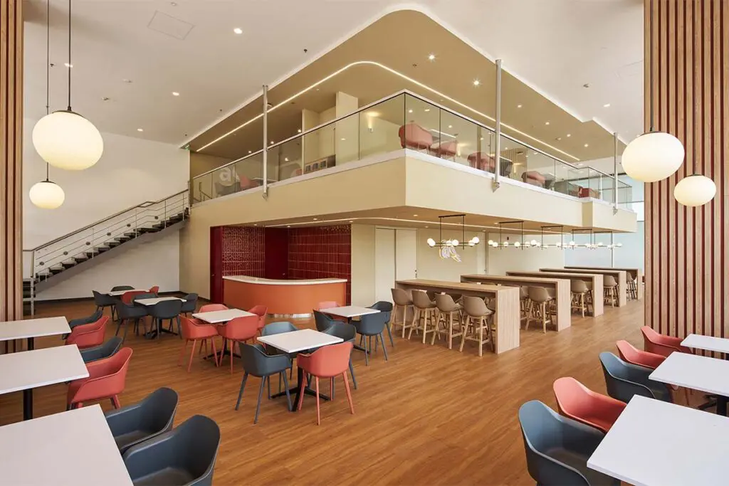 El diseño de estas oficinas convierte la experiencia de viajar en arquitectura