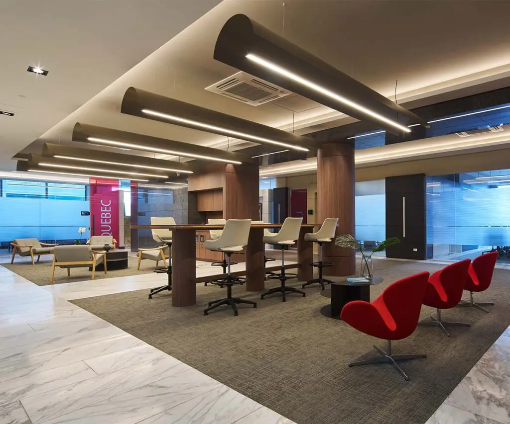 El diseño de estas oficinas convierte la experiencia de viajar en arquitectura