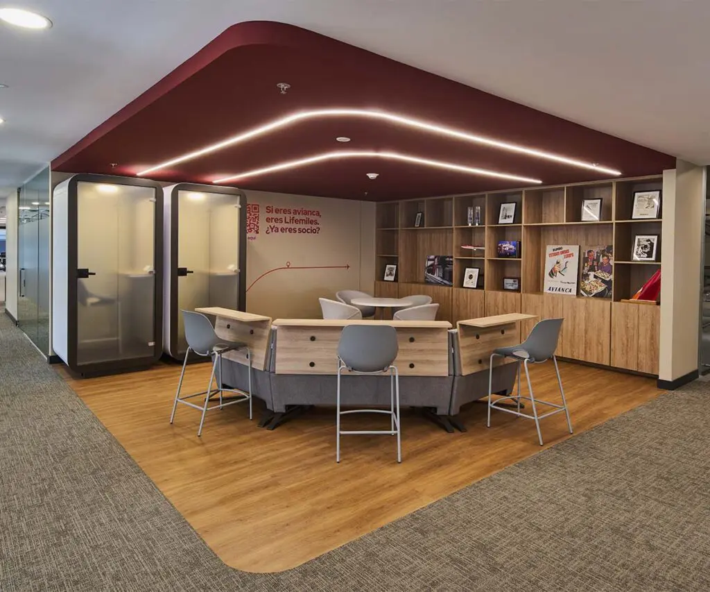 El diseño de estas oficinas convierte la experiencia de viajar en arquitectura