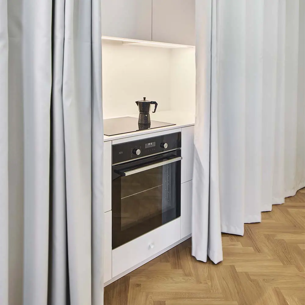 El diseño de un apartamento crudo, abierto, flexible y libre