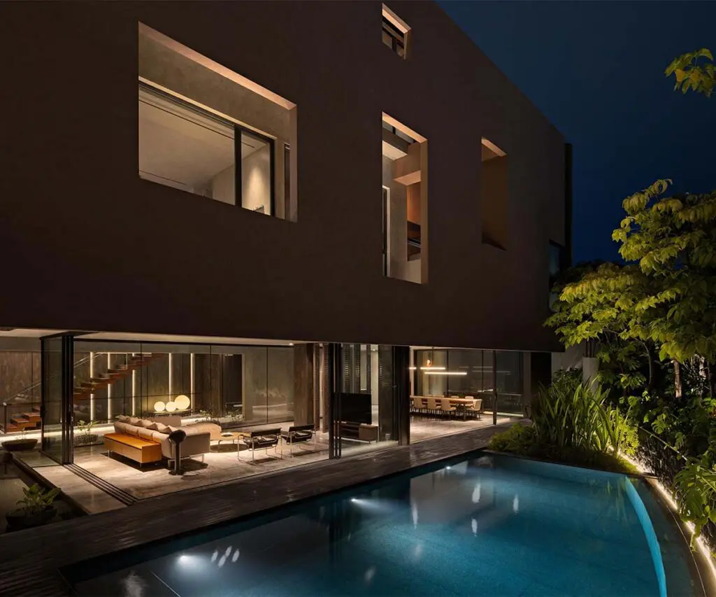 Esta casa tiene una inusual arquitectura abierta y llena de vegetación Esta casa tiene una inusual arquitectura abierta y llena de vegetación