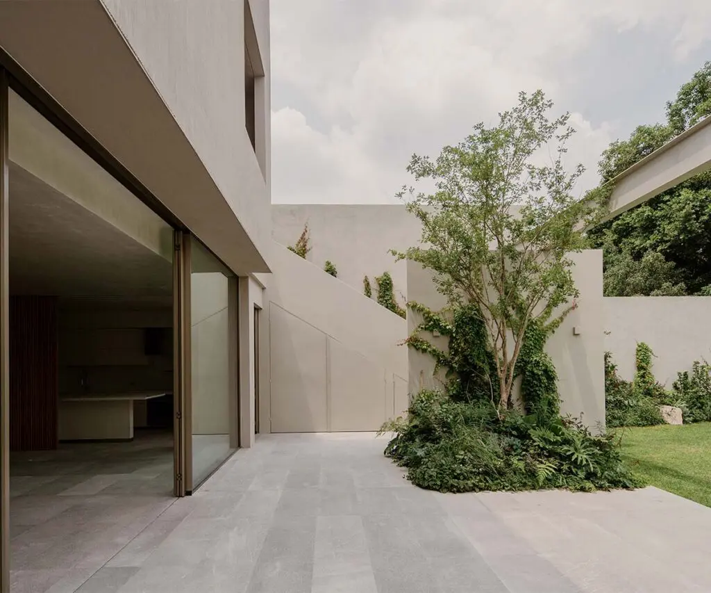 Una casa en méxico diseñada para que el paisaje sea el protagonista