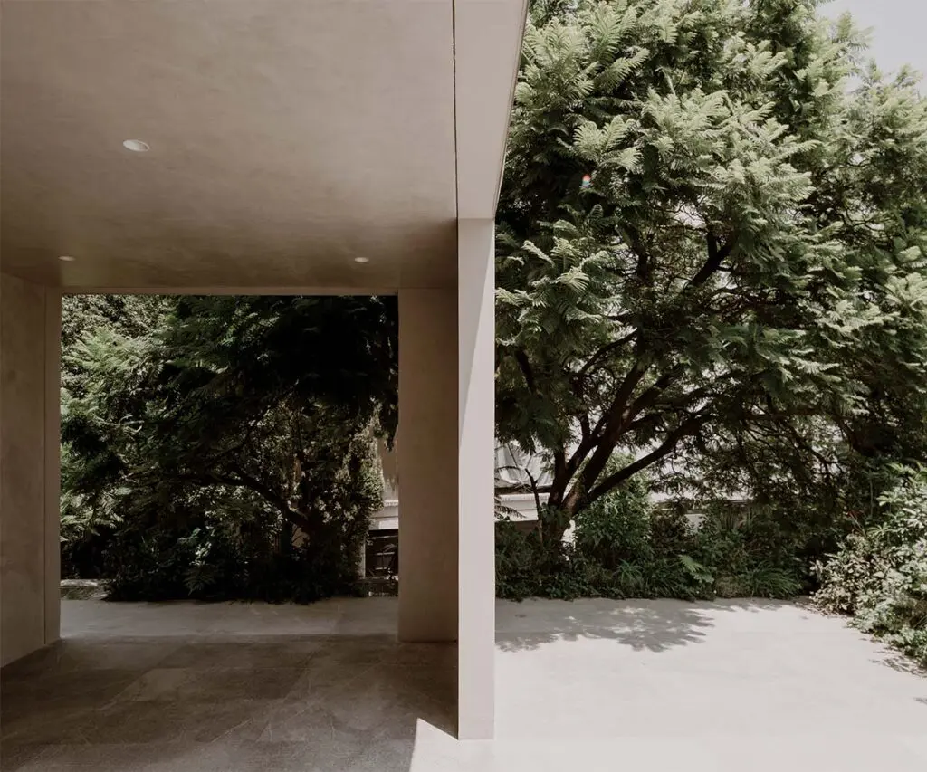 Una casa en méxico diseñada para que el paisaje sea el protagonista