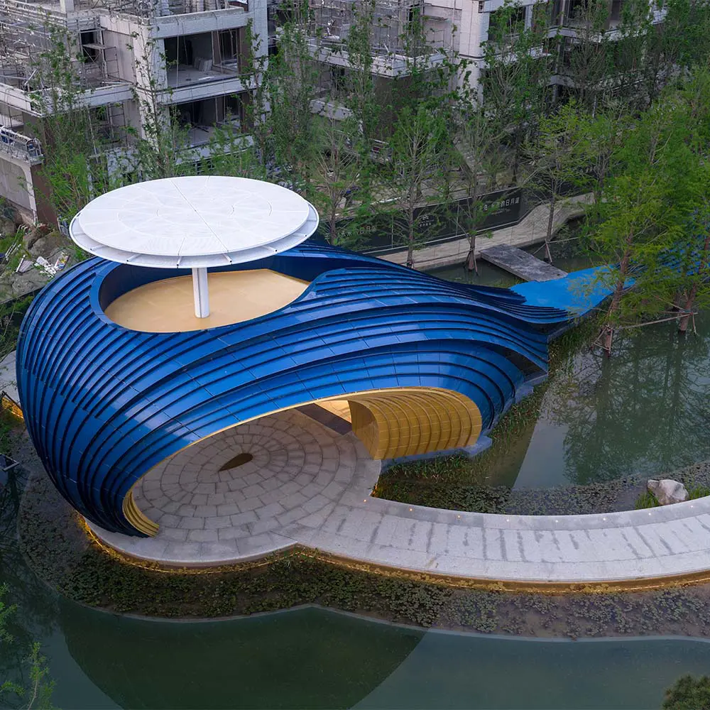 La sorprendente puerta en forma de ballena que da acceso a una residencia en china Puerta en forma de ballena en china