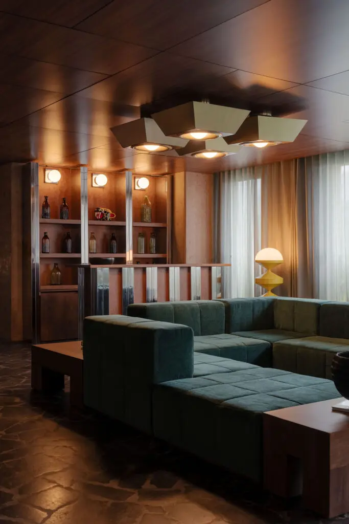 Así es 23 living, el hotel ‘boutique’ que convierte la geografía en una experiencia arquitectónica 