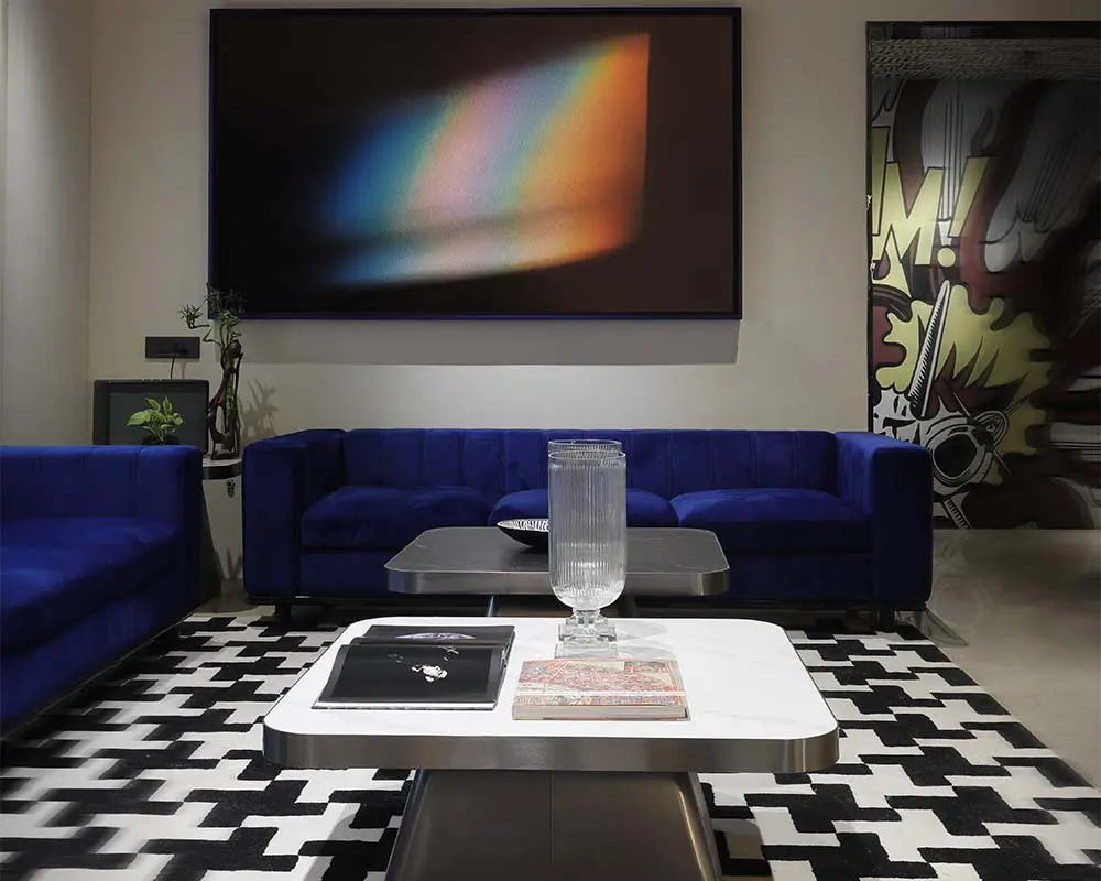 Olvide el minimalismo: así es el apartamento que apuesta por el exceso de la ‘fiesta radical’