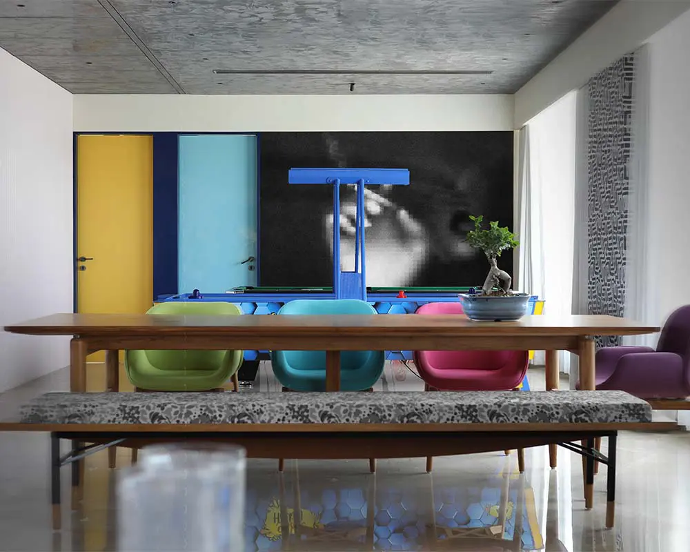 Olvide el minimalismo: así es el apartamento que apuesta por el exceso de la ‘fiesta radical’