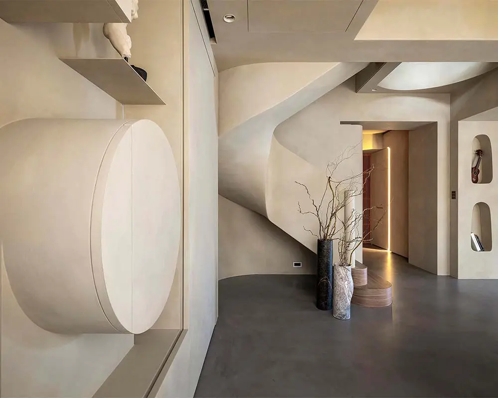 La nueva forma de diseñar interiores: un apartamento fragmentado a un hogar más fluido