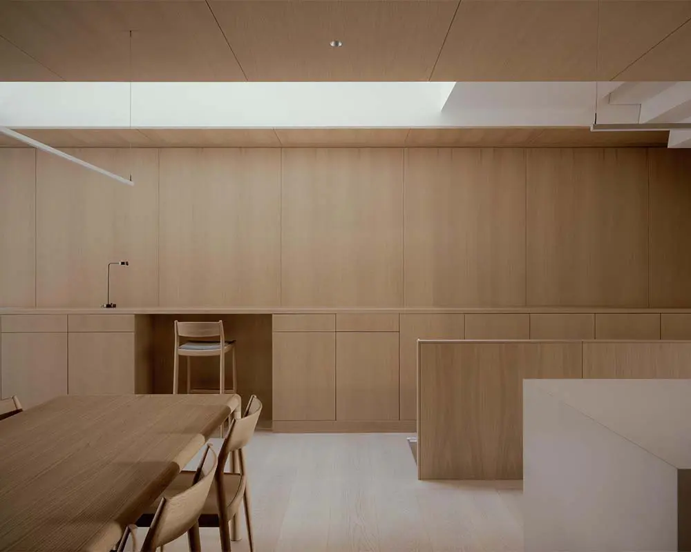 La arquitectura de la luz: una casa que transforma los vacíos en una experiencia