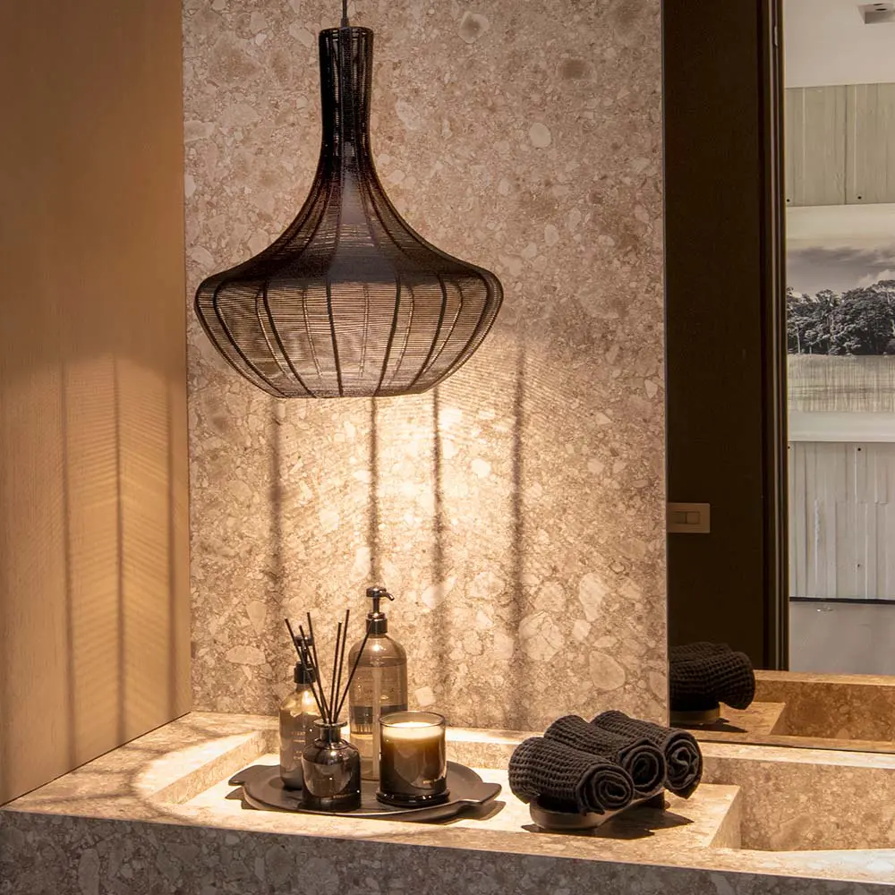 El baño como espacio central: un proyecto en bogotá que demuestra el poder de los materiales y la luz El baño como espacio central: un proyecto en bogotá que demuestra el poder de los materiales y la luz