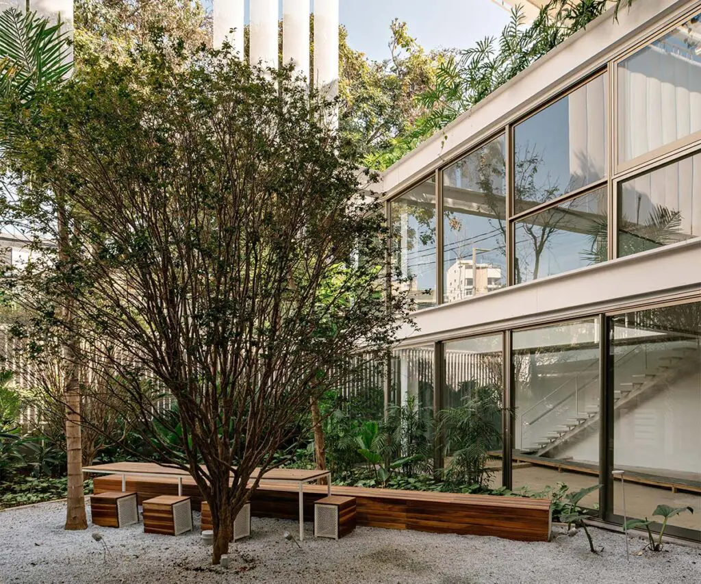 Una nueva forma de trabajar: un edificio donde la ciudad, el paisaje y la oficina son un solo espacio