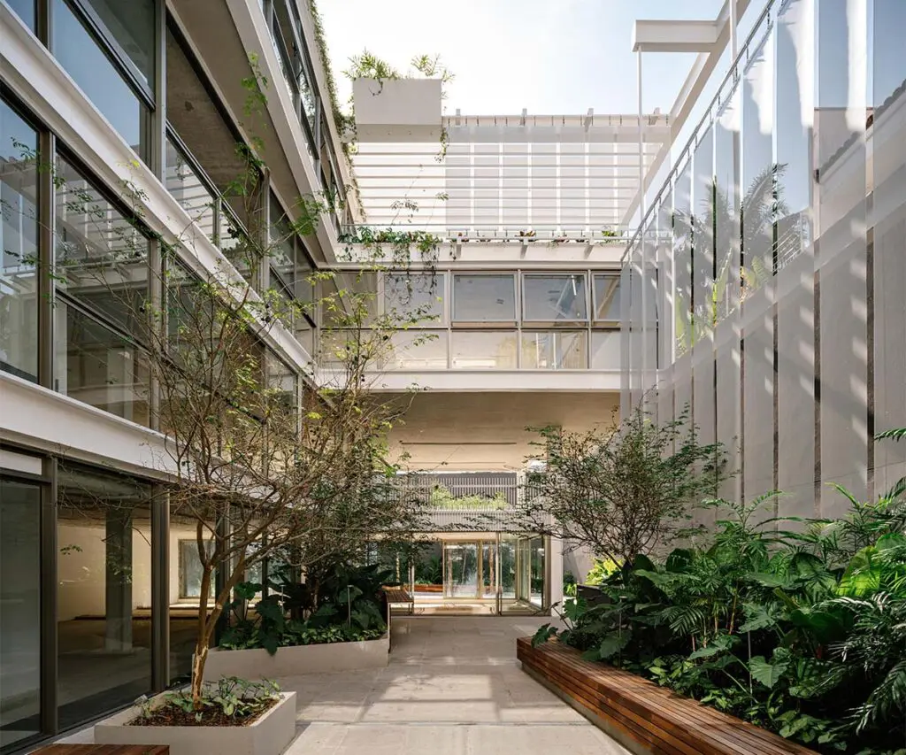 Una nueva forma de trabajar: un edificio donde la ciudad, el paisaje y la oficina son un solo espacio