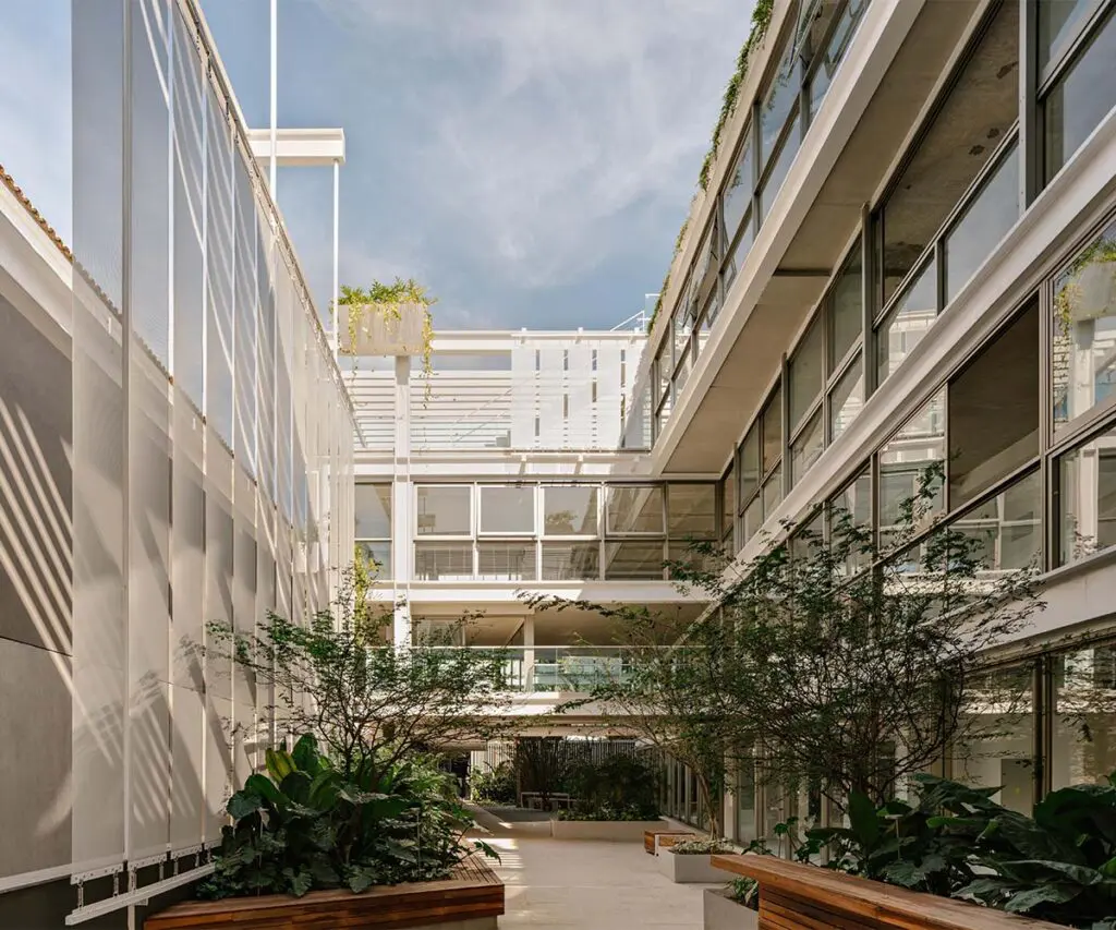 Una nueva forma de trabajar: un edificio donde la ciudad, el paisaje y la oficina son un solo espacio