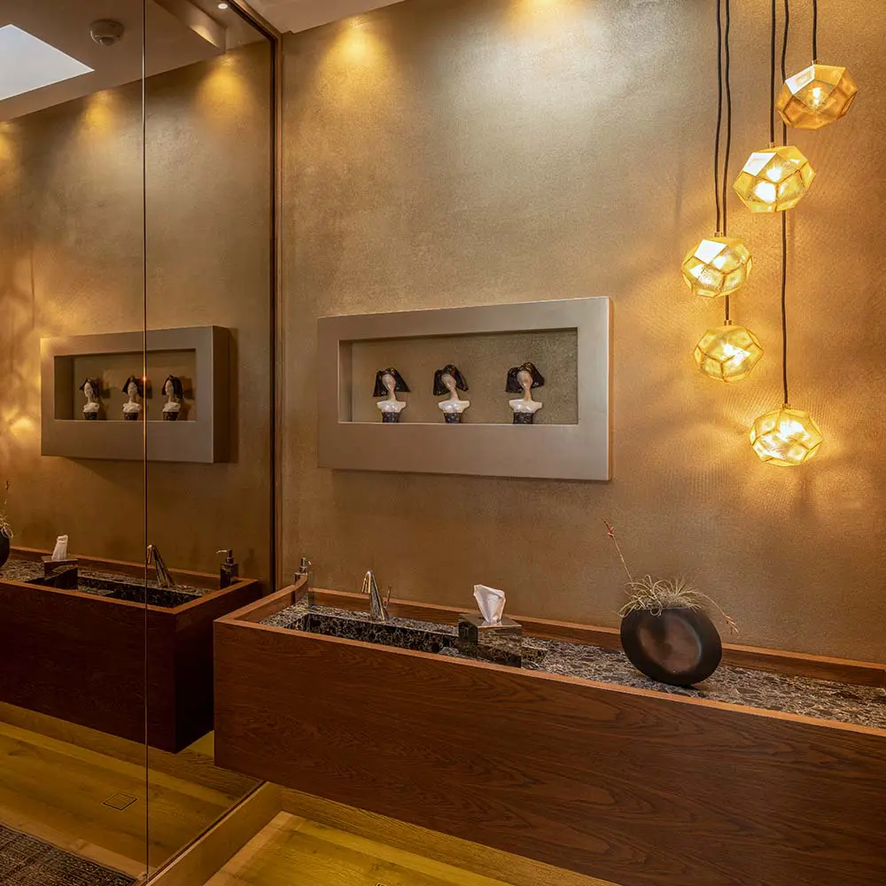 En este baño, la arquitectura borra los límites entre función, arte y diseño