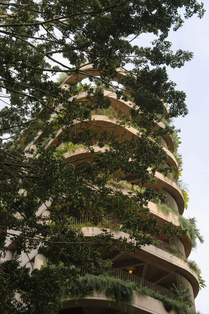 Así es 23 living, el hotel ‘boutique’ que convierte la geografía en una experiencia arquitectónica 