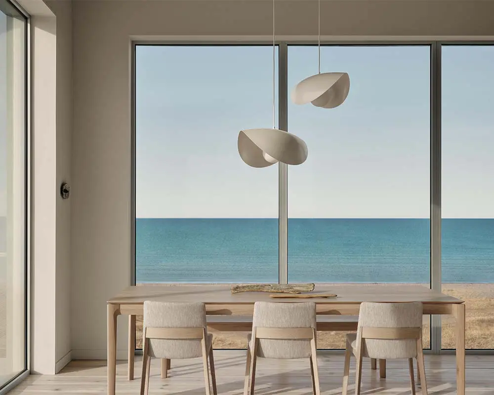 Una solitaria vivienda diseñada para convivir con las dunas y el océano Atlántico
