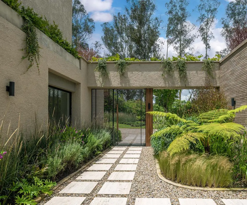 Olvídese del jardín como adorno: una casa donde la arquitectura paisajista es protagonista Olvídese del jardín como adorno: una casa donde la arquitectura paisajista es protagonista