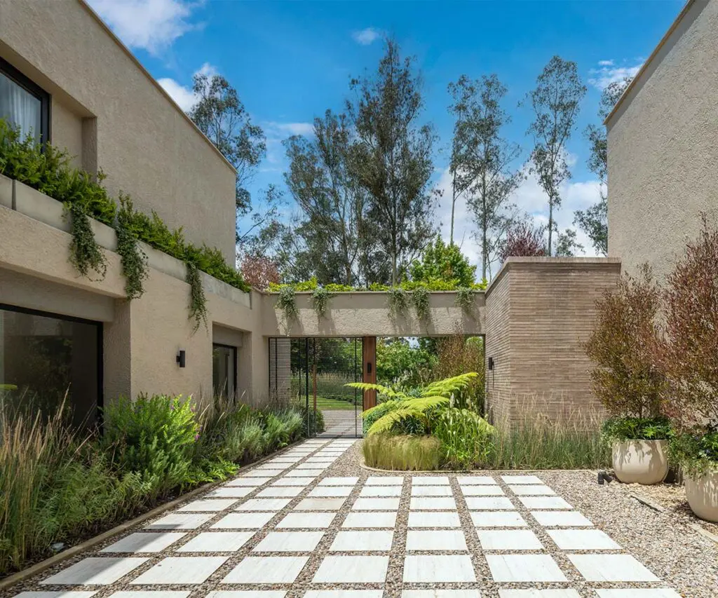 Olvídese del jardín como adorno: una casa donde la arquitectura paisajista es protagonista Olvídese del jardín como adorno: una casa donde la arquitectura paisajista es protagonista