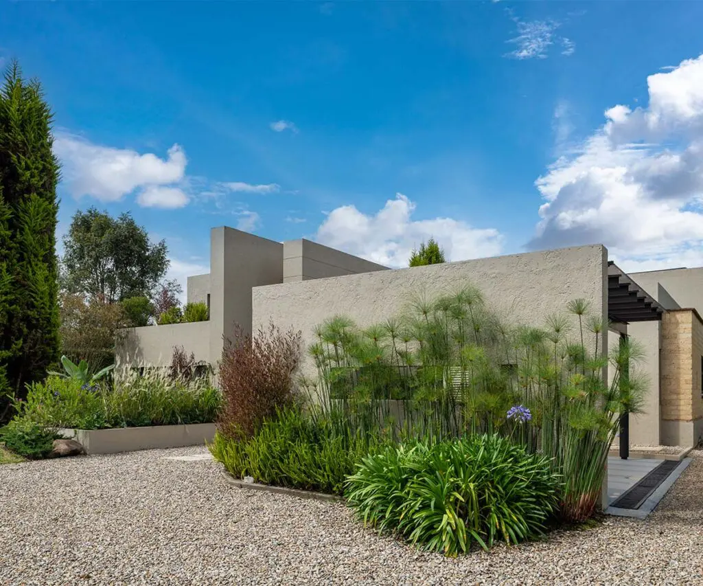 Olvídese del jardín como adorno: una casa donde la arquitectura paisajista es protagonista Olvídese del jardín como adorno: una casa donde la arquitectura paisajista es protagonista