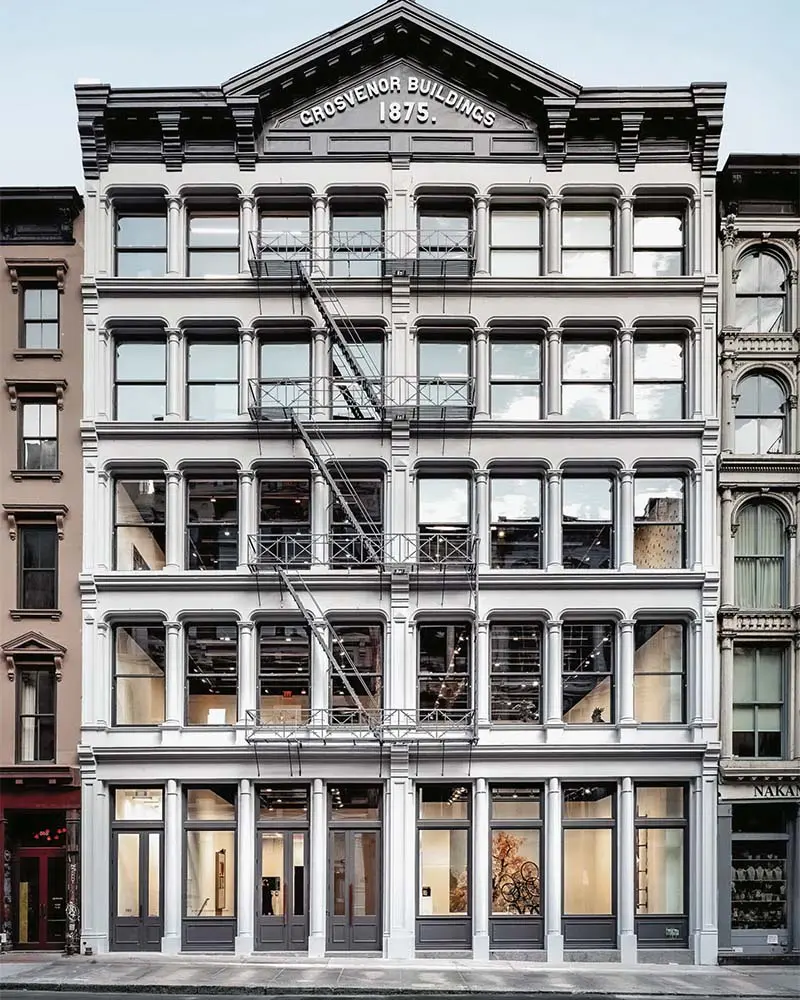 Conozca cómo se transformó un edificio industrial de nueva york en una sede para el arte Conozca cómo se transformó un edificio industrial de nueva york en una sede para el arte