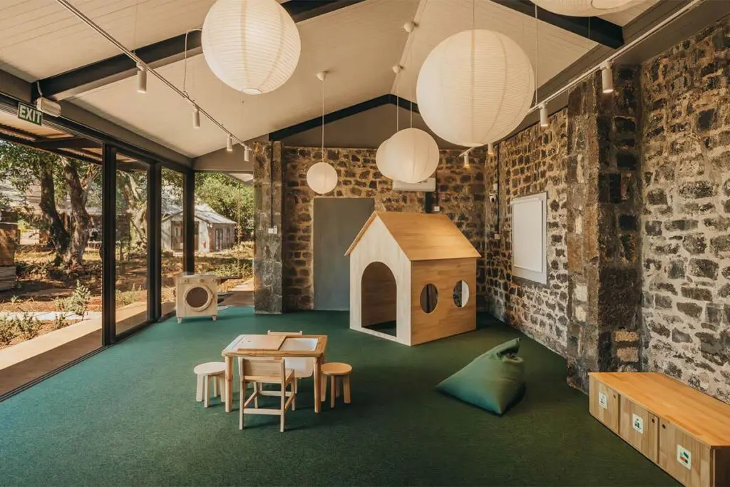 Este jardín infantil es un ejemplo de la buena arquitectura sostenible Este jardín infantil es un ejemplo de la buena arquitectura sostenible