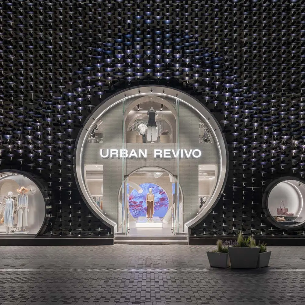 Así es como se convirtió la fachada del edificio urban revivo en una gran vitrina